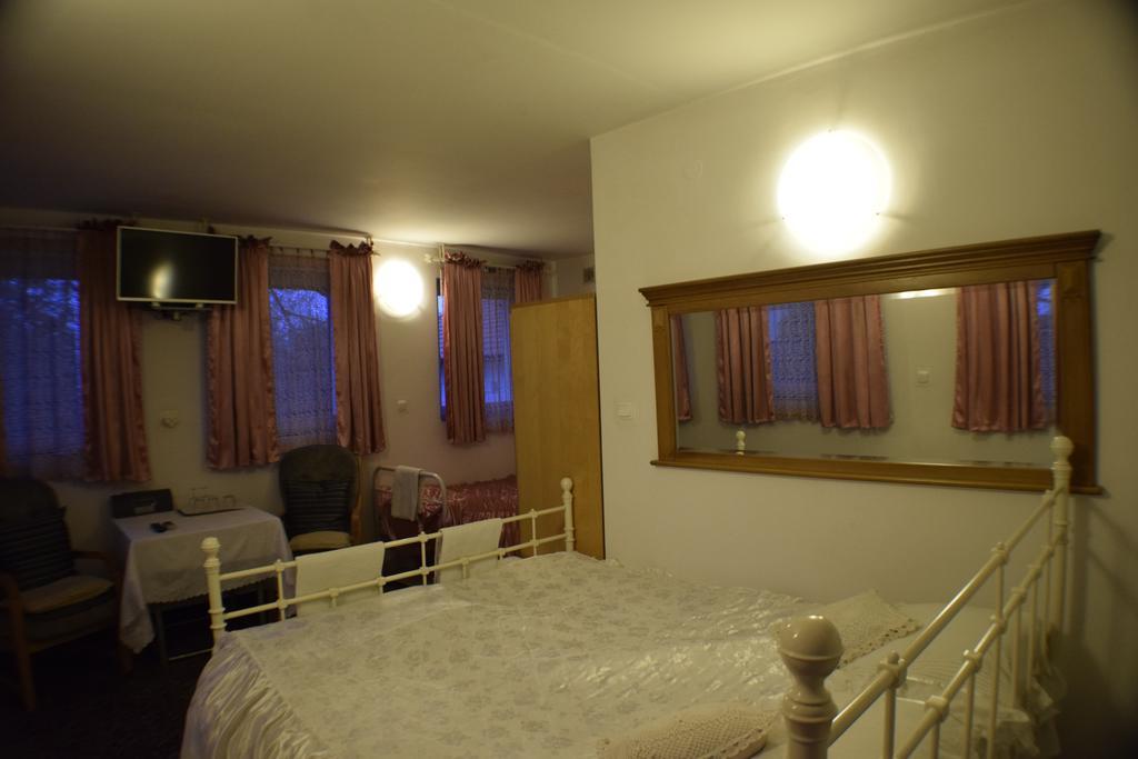 Piaseczno Willa Staropolska Habitación foto